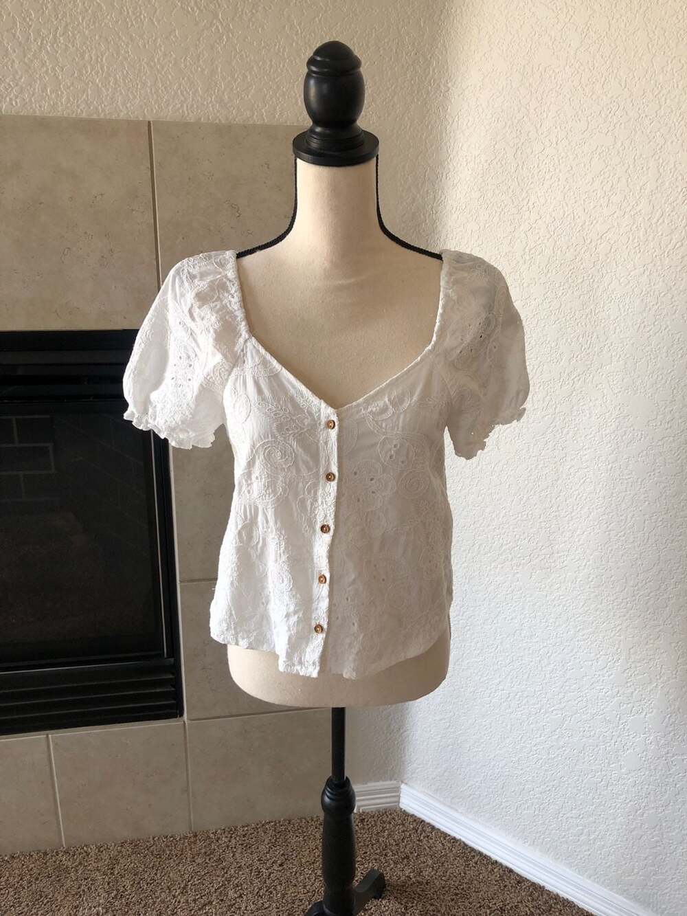 Nanette Lepore White Eyelet Puff Sleeve Button Front Top